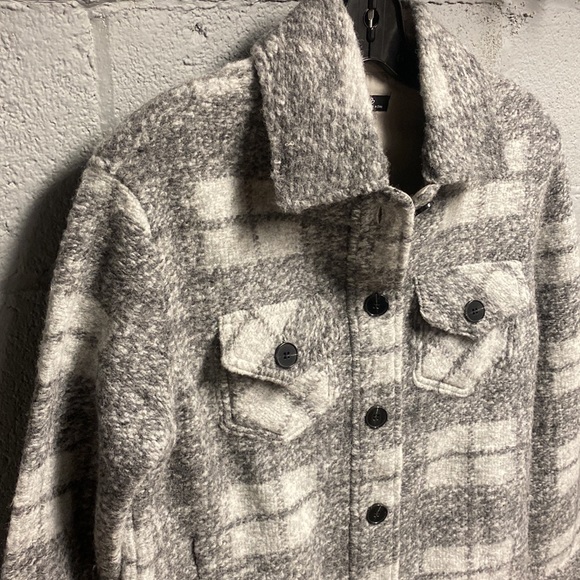 Cozy Plaid shacket NWT - Picture 5 of 6